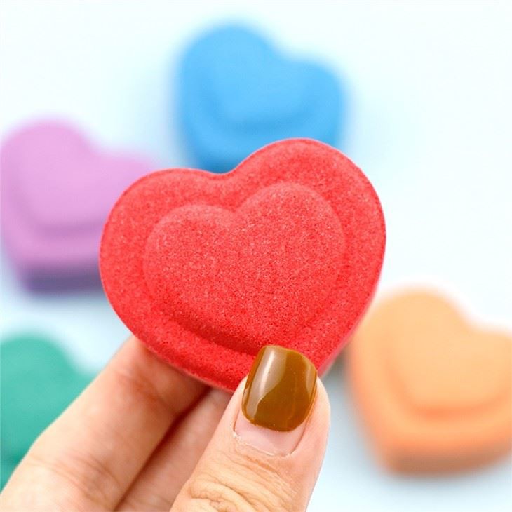 Bombe da bagno a cuore marchio privato