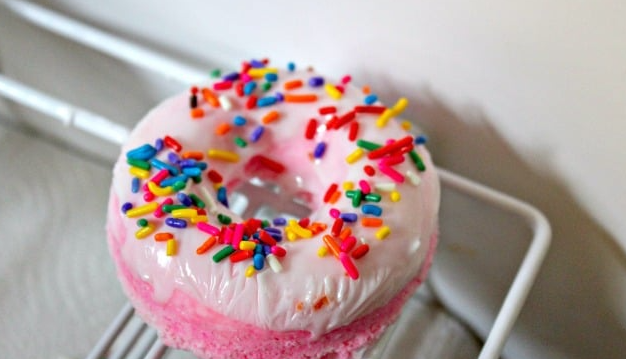 Come preparare bombe da bagno a ciambelle